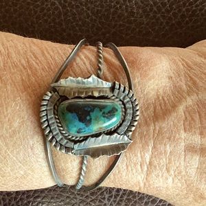 Bracelet Navajo Made Sterling Silver Natural Turquoise stone with black matrix